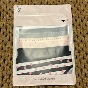 Never Been Worn Victoria’s Secret Women’s Medium Bikini 4 Panty Pack